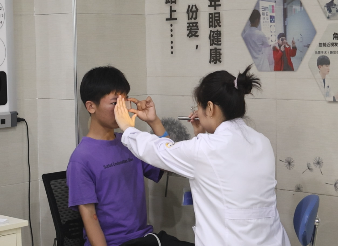 兒童斜視不只影響美觀！把握暑期黃金矯正期！越早治療越好！